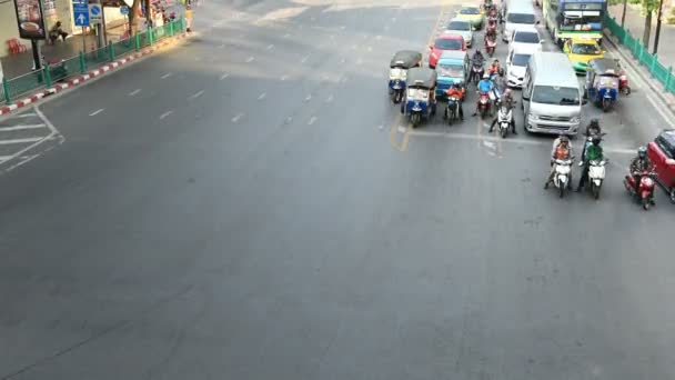 Bangkok Thailanda Noiembrie 2018 Vedere Temporală Traficului Motociclete Scutere Intersecția — Videoclip de stoc