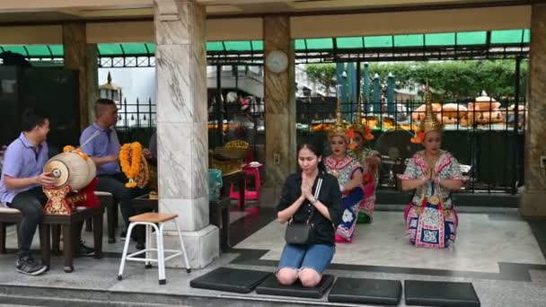 Bangkok Tajlandia Listopada 2018 Tajski Tradycyjnych Tancerzy Erawan Shrine — Wideo stockowe