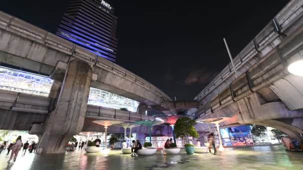 Bangkok Thaïlande Décembre 2018 Abandon Nocturne Foule Marchant Trafic Ferroviaire — Video