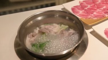 4 k güveç shabu-shabu sebze ve domuz