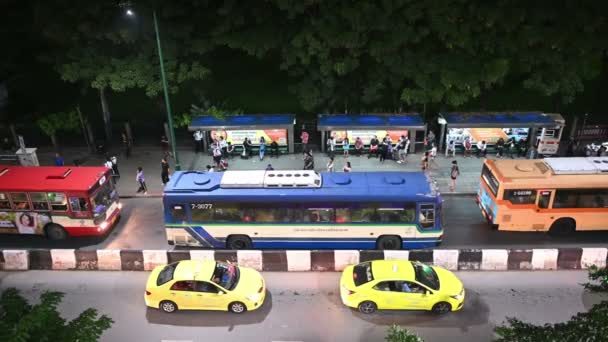 Bangkok Tajlandia Listopada 2018 Widok Góry Ludzi Czeka Autobus Pks — Wideo stockowe