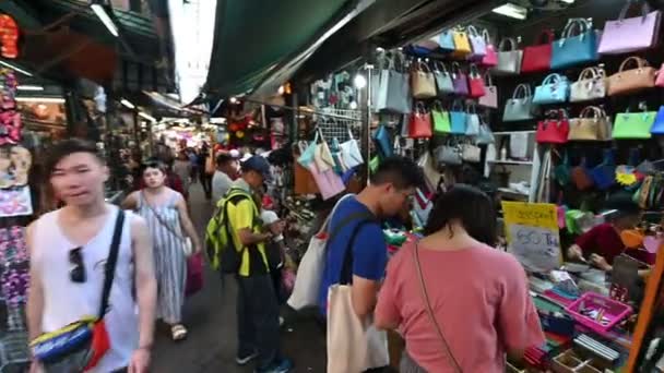 Bangkok Thailand December 2018 Toeristische Winkelen Bij Chatuchak Weekend Markt — Stockvideo