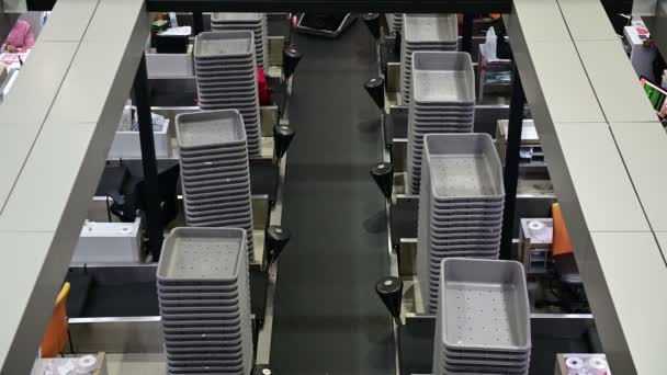 Αποσκευές Επιβατών Μετακινείται Τον Ιμάντα Στο Αεροδρόμιο Θήκη Αποσκευών — Αρχείο Βίντεο
