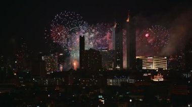 havai fişek gösterisi Bangkok üzerinden 4 k harika görünümü