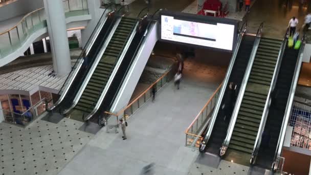 泰国曼谷 2019年1月4日 曼谷商务中心大楼大厅与自动扶梯 — 图库视频影像