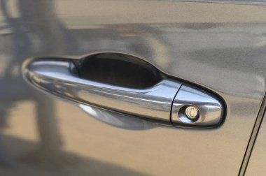 Arabanın kapısını saplı closeup görünümü