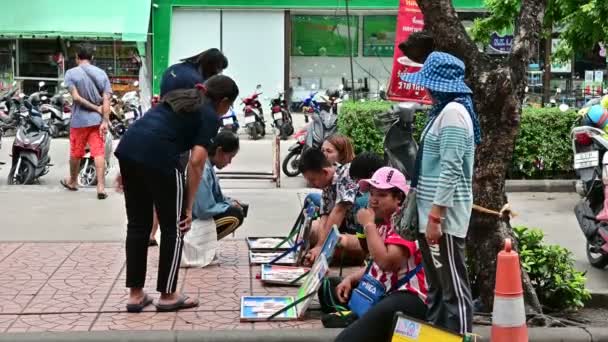 Phuket Thailand Jun 2019 Unidentified Asian People Buying Lotteries — Stock Video