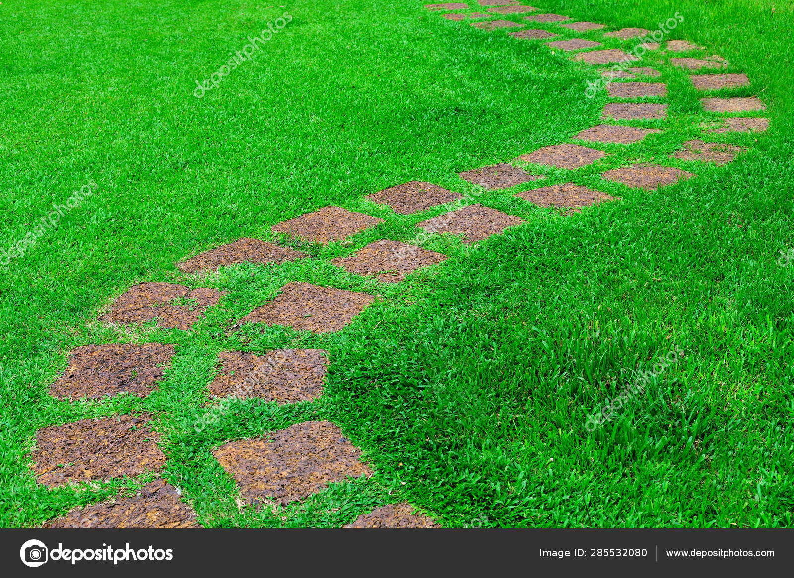 Beautiful Stepping Stone Path Green Grass Lawn Stock Photo Image By C Brostock01