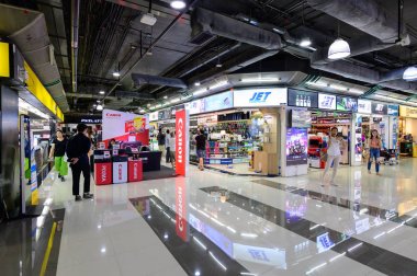 Bangkok, Tayland - 27 Temmuz 2019 : Inside Fortune Town It mall in Bangkok