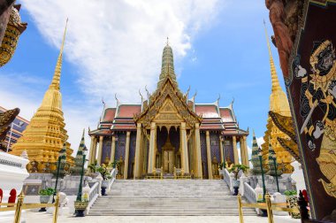 Wat Phra Kaeo veya Zümrüt Buddha Tapınağı