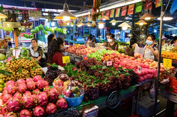 Bangkok Tailandia Agosto 2020 Gente Usa Máscara Quirúrgica Para Elegir —  Fotos de Stock