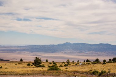 New Mexico, harika bir ülkenin ıssız çöl manzarası.