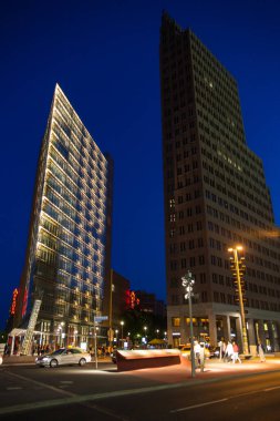 Gece Berlin şehri, Almanya