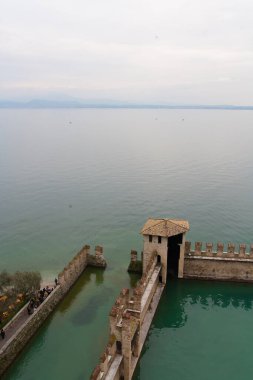 Garda Gölü, muhteşem Sirmione manzarası, İtalya