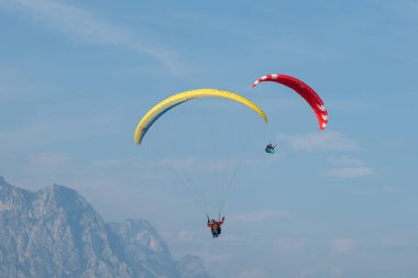 Malcesine 'de paragliding - Lago di Garda - İtalya