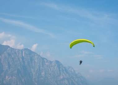 Malcesine 'de paragliding - Lago di Garda - İtalya