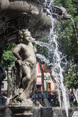 Muhteşem taş oyma bir melek kaynağıdır