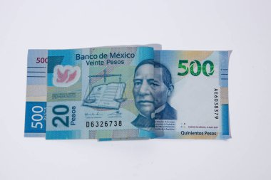 Beş yüz Meksika peso karşı yirmi Meksika peso
