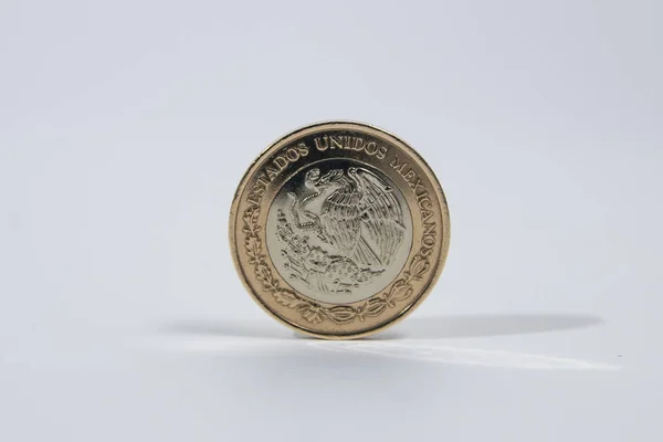 Peso Mexicano Con Escudo Plata Exterior Dorado —  Fotos de Stock