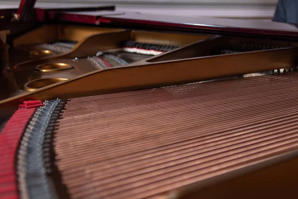 Piano Harpa Med Dess Vridna Strängar Interiör Ett Piano — Stockfoto