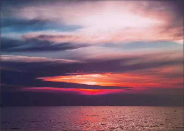 Kleurrijke Zonsondergang Golven — Stockfoto