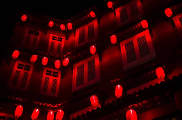 Çinli Bir Gece Kırmızı Fenerler Karanlıkta — Stok fotoğraf