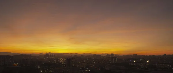 Petaling Jaya 'nın şafağında havadan çekim, Kuala Lumpur, Malezya