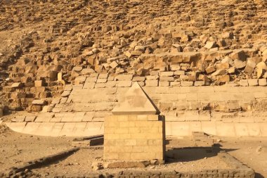 Giza Piramitleri. Mısır 'ın büyük piramitleri. Dünyanın yedinci harikası. Antik megalitler