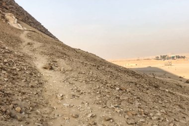 Giza Piramitleri. Mısır 'ın büyük piramitleri. Dünyanın yedinci harikası. Antik megalitler