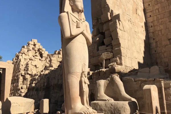 古埃及百万分之一的建筑和柱子 古埃及建筑物的废墟 — 图库照片