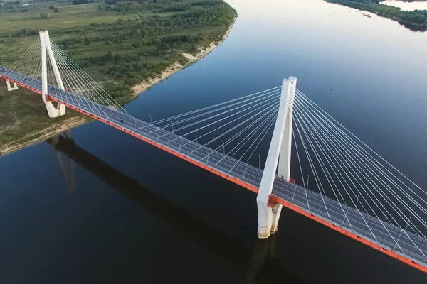 Прекрасный Мост Через Реку Мост Кабелях Дорога — стоковое фото