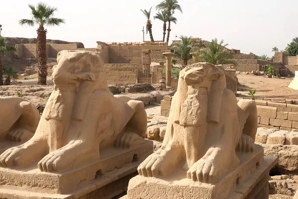 Statyer Andra Egypten Med Tempel Monument Megaliter — Stockfoto