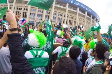 Moscow, Rusya Federasyonu - 14 Haziran 2018: Moskova'da Lujniki Stadyumu yanında, Suudi Arabistan için fanlar toplamak.
