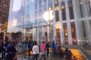 New York, ABD - 15 Ekim 2017: New York, Manhattan sokaklarında yürüyüş. Hayatı