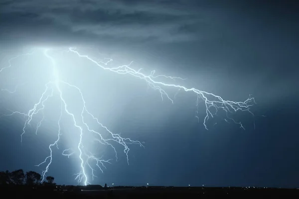 Blixtnedslag Himlen Elektriska Urladdningar Himlen — Stockfoto