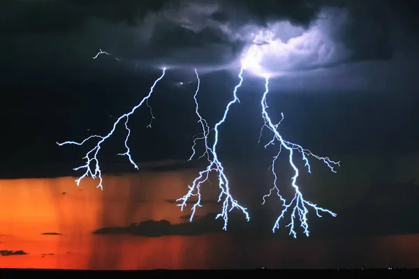 Blixtnedslag Himlen Elektriska Urladdningar Himlen — Stockfoto