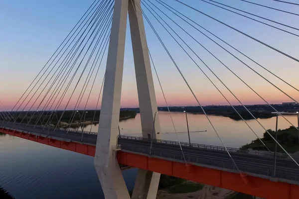 Prachtige Brug Rivier Brug Kabels Weg — Stockfoto