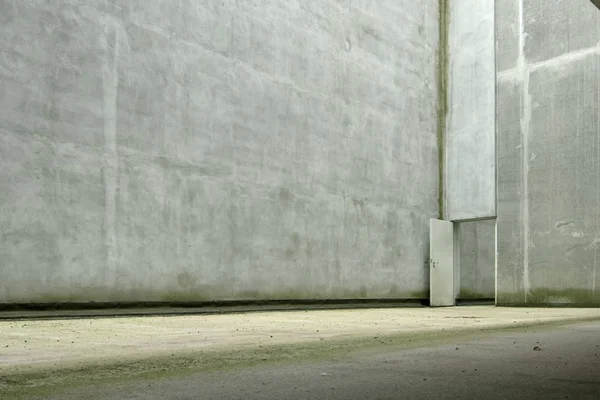 Concrete Walls Large Open Doors Corner Urban Urban Concept — Stock Photo, Image