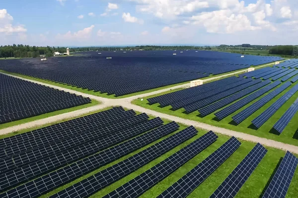 Sonnenkollektoren Eine Alternative Energiequelle Erneuerbare Energien — Stockfoto