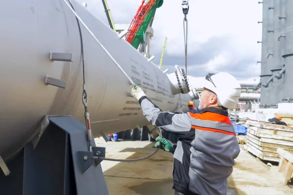 Moskou Rusland Mei 2017 Installatie Van Hervorming Kolom Olieraffinaderij Van — Stockfoto