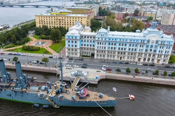 Pererburg 2018年5月29日 巡洋舰极光在河 Neu 圣彼得堡的城市 向游客开放 1917年革命的象征 — 图库照片