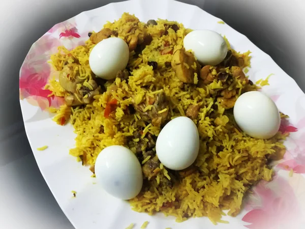 Lezzetli Arap Tarzı Yumurta Biryani — Stok fotoğraf