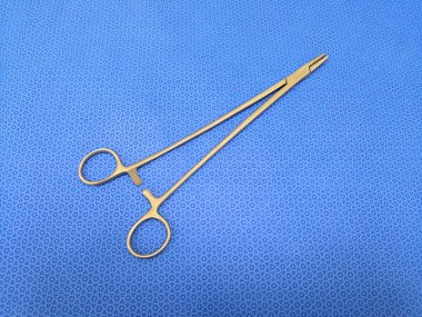 Cerrahi iğne tutucu portre