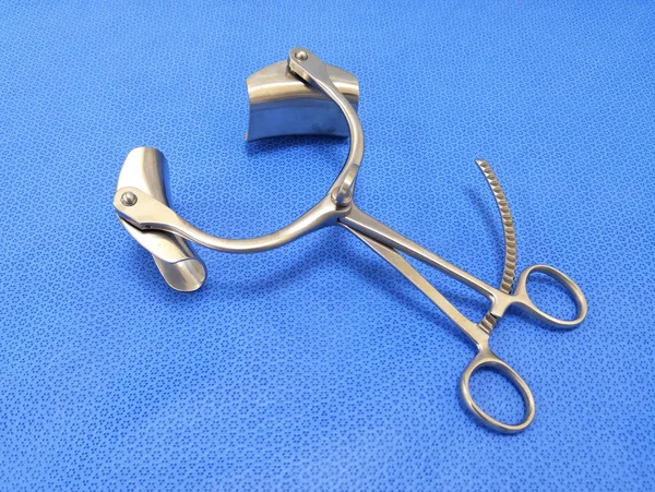 Chirurgiczne Pozzi Self Retractor — Zdjęcie stockowe