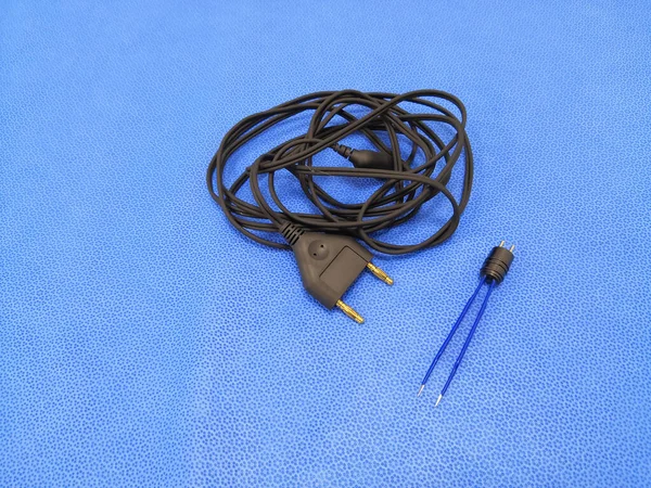 ケーブル付き電気外科器具バイポーラフォースの閉鎖画像 — ストック写真