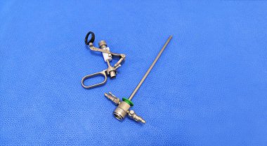 Mavi Arkaplanda Resectoscope Cerrahi Arkaplan Görüntüsü