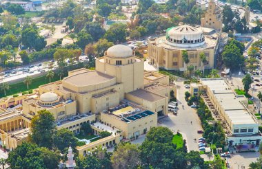 Opera Binası üzerinde hava görünümünü Gezira Adası'nda bulunan ve yeşil bahçelerle, Kahire, Mısır çevrili.