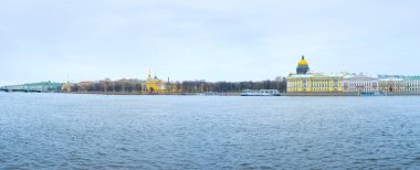 Güzel panoramik görünüm Admiralty setin Neva Nehri'nin, Saint Petersburg, Rusya Federasyonu