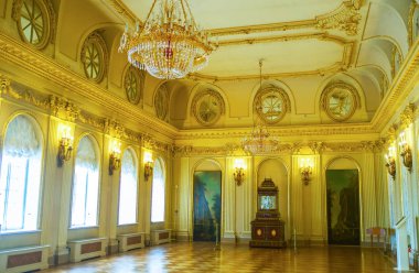 Saint Petersburg, Rusya Federasyonu - 26 Nisan 2015: Menshikov Sarayı şehrin ilk valisi Köşkü oldu, günümüzde üzerinde Nisan 26, S. Petersburg dönem zenginliğini yansıtan bir müzedir