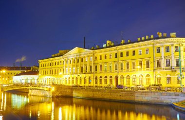Saint Petersburg, Rusya Federasyonu nehirde Moika çıkabilir üzerinde klasik tarzda inşa edilmiş güzel yapı
